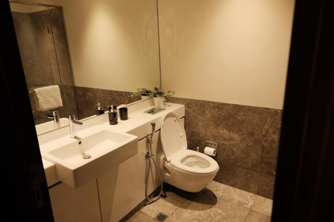 Brand New Water Front Luxury Cinnamon Suites Apartment In Heart Of Colombo City Exteriér fotografie