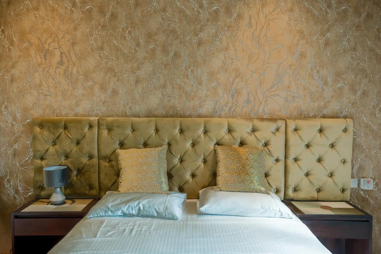 Brand New Water Front Luxury Cinnamon Suites Apartment In Heart Of Colombo City Exteriér fotografie