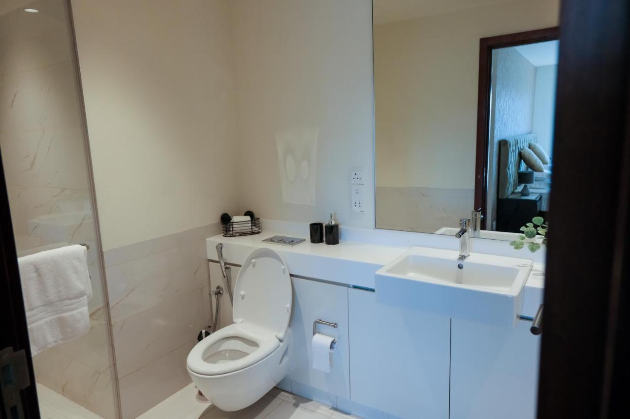 Brand New Water Front Luxury Cinnamon Suites Apartment In Heart Of Colombo City Exteriér fotografie