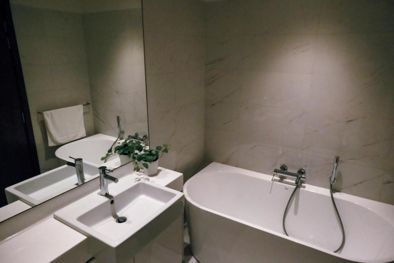 Brand New Water Front Luxury Cinnamon Suites Apartment In Heart Of Colombo City Exteriér fotografie