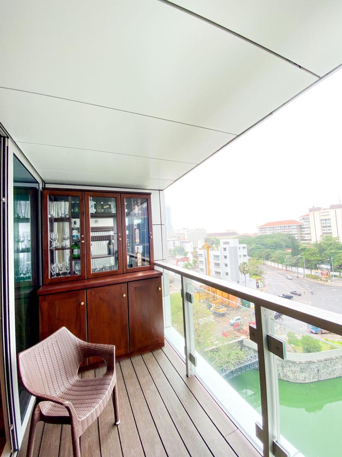 Brand New Water Front Luxury Cinnamon Suites Apartment In Heart Of Colombo City Exteriér fotografie