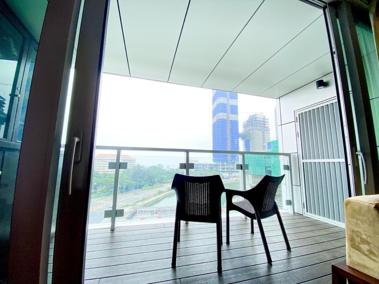Brand New Water Front Luxury Cinnamon Suites Apartment In Heart Of Colombo City Exteriér fotografie