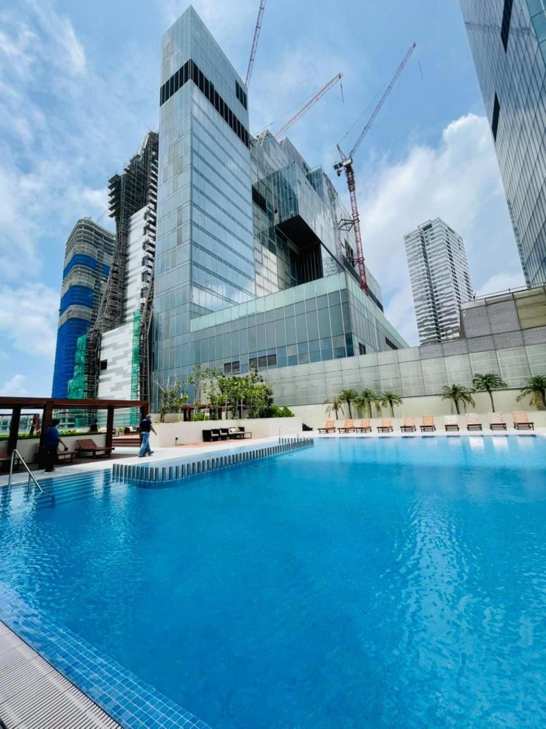 Brand New Water Front Luxury Cinnamon Suites Apartment In Heart Of Colombo City Exteriér fotografie